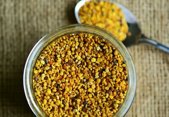 Bee pollen 2549125 640