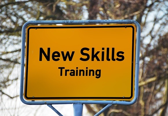 Road sign 798175 640